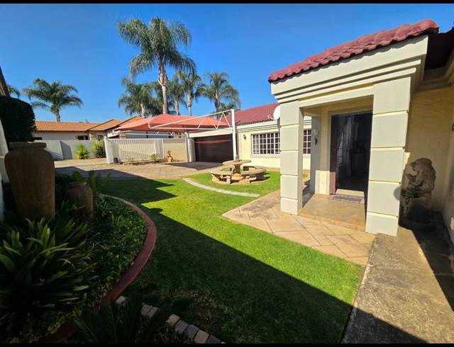 3 BEDROOM HOUSE FOR SALE IN AMBERFIELD